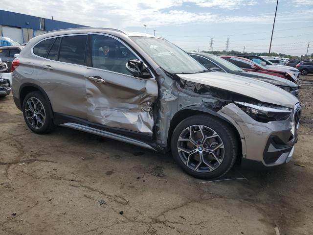  BMW X1 2021 Srebrny