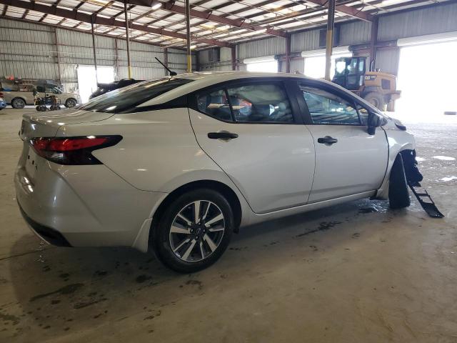  NISSAN VERSA 2024 Srebrny