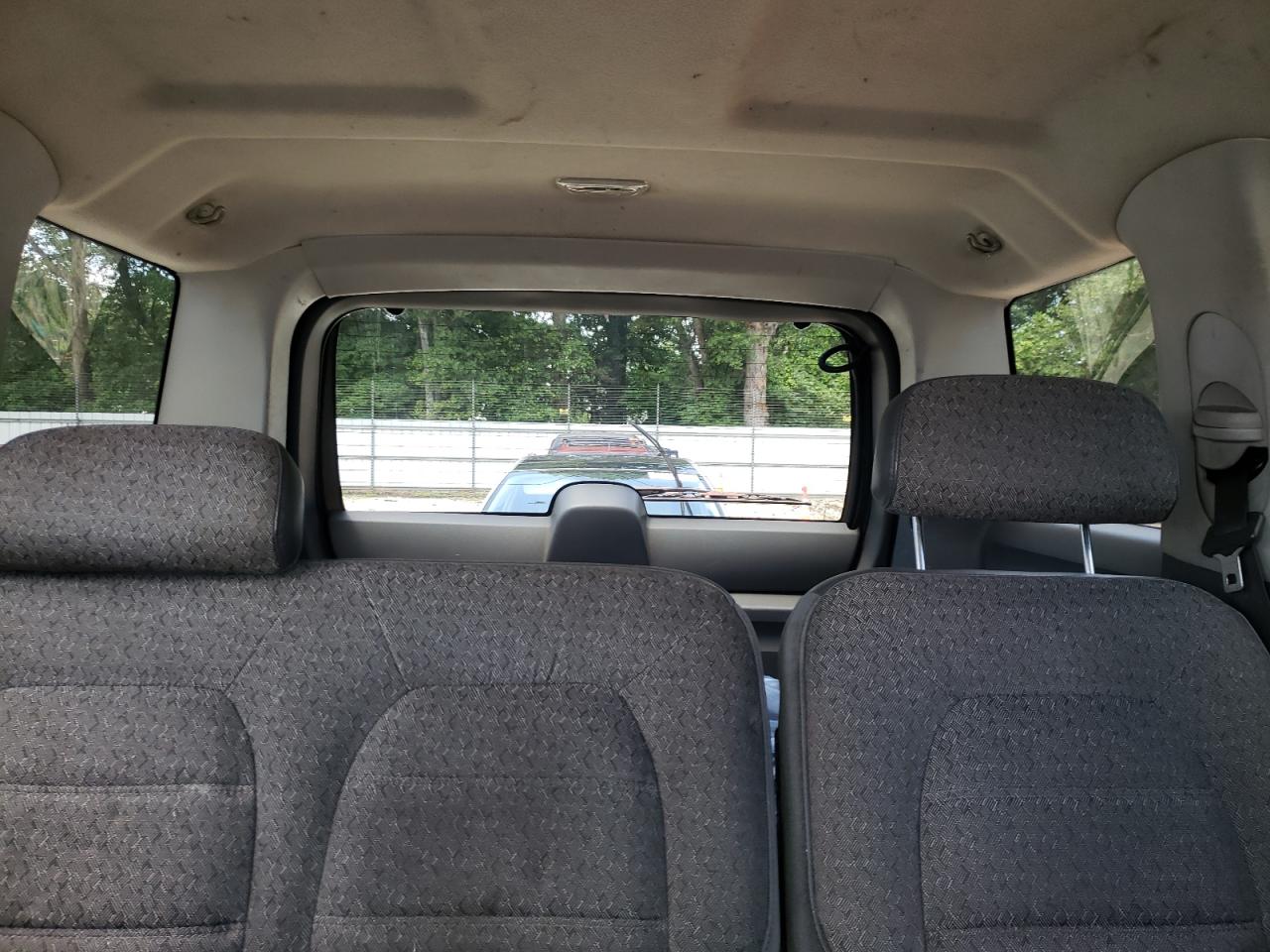 2002 Ford Explorer Xls VIN: 1FMZU62E62UC70865 Lot: 62894255