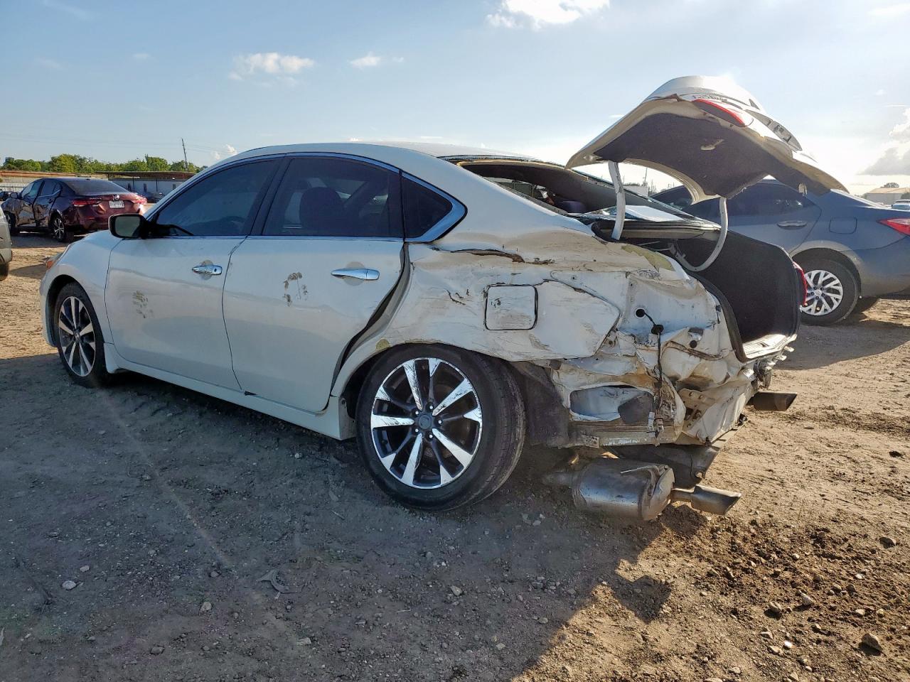 NISSAN ALTIMA 2017 VIN 1N4AL3AP9HN348523 zdjęcie 2