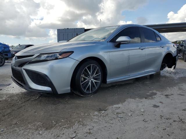  TOYOTA CAMRY 2022 Серебристый