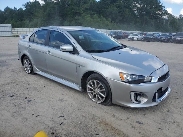 Sedans MITSUBISHI LANCER 2016 Srebrny