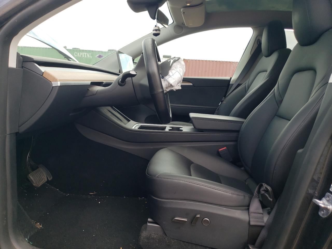 2024 Tesla Model Y VIN: 7SAYGDEE1RA281217 Lot: 61996575