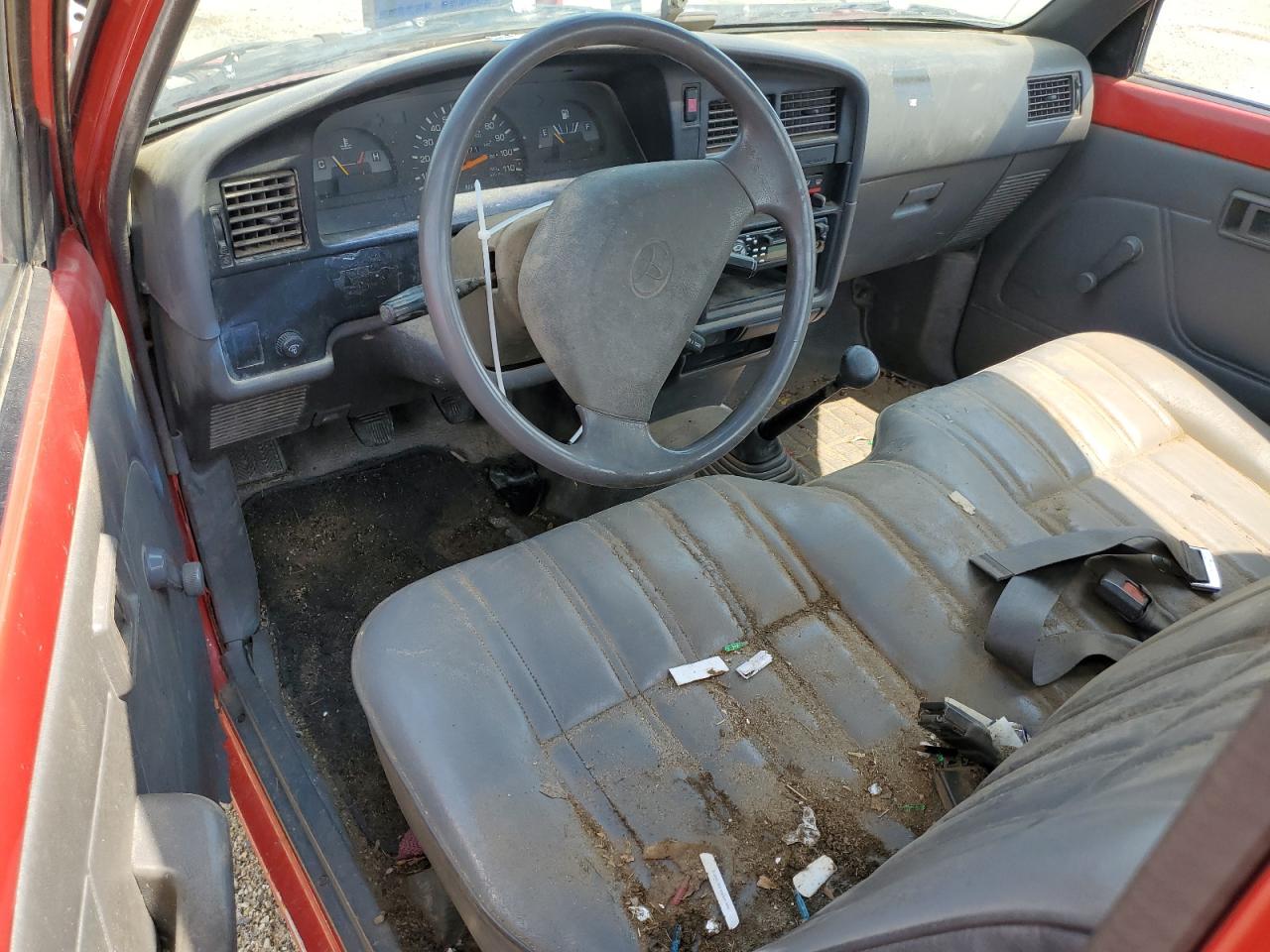 1992 Toyota Pickup 1/2 Ton Short Wheelbase Stb VIN: 4TARN81A3NZ000636 Lot: 59437555
