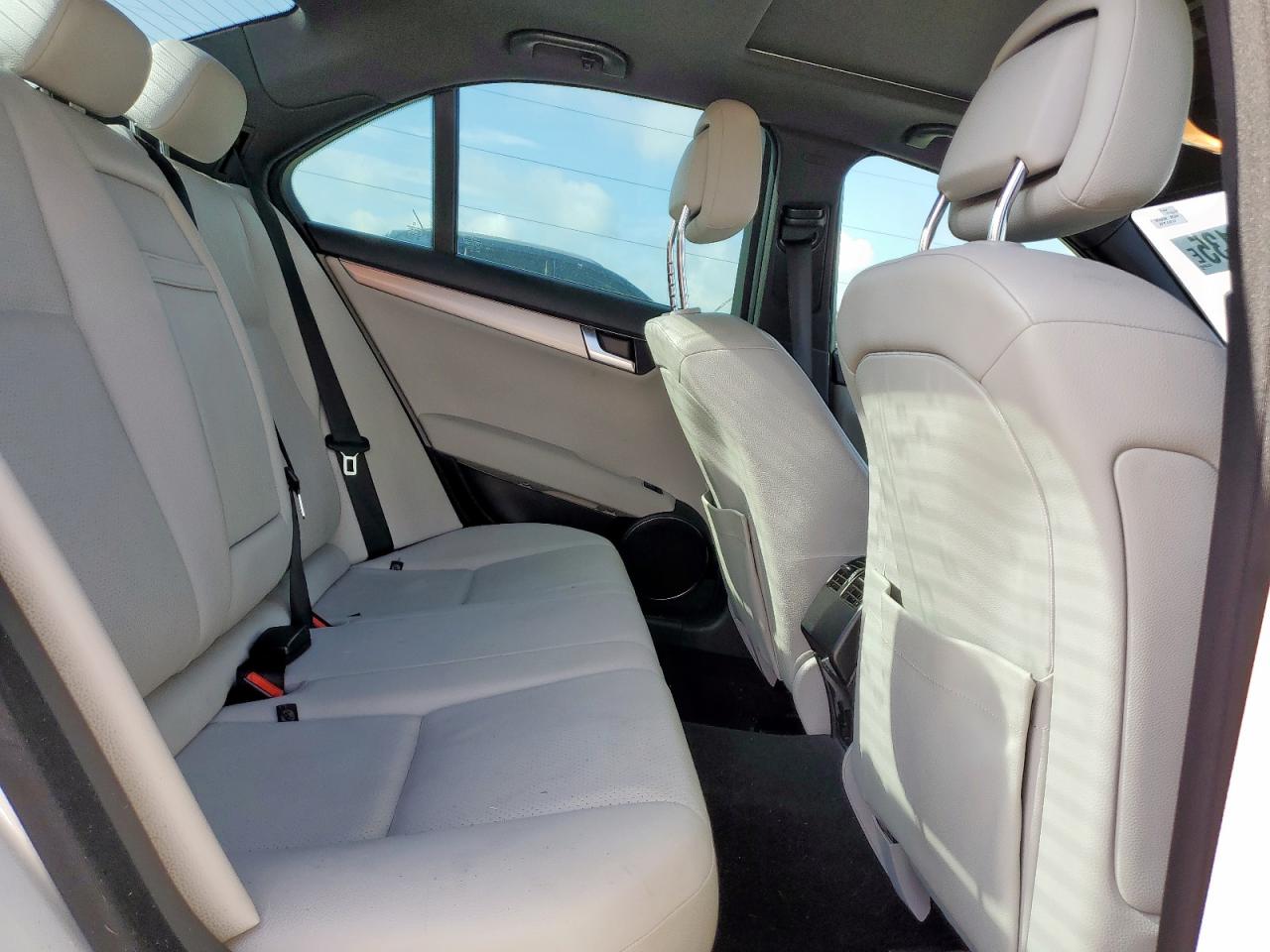 MERCEDES-BENZ C-CLASS 2012 VIN WDDGF4HB5CR235008 фото 10