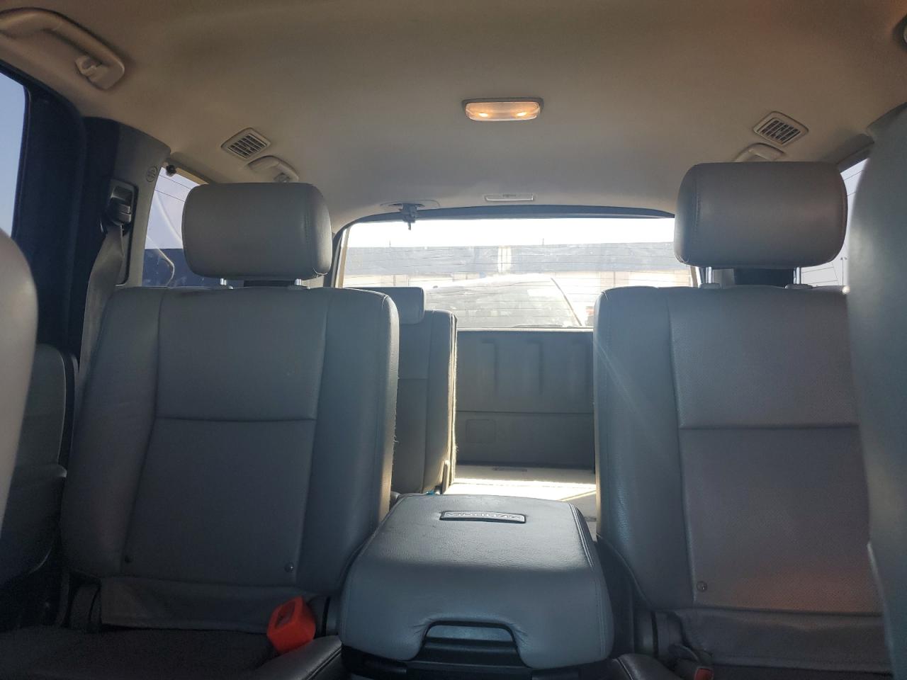 2011 Toyota Sequoia Platinum VIN: 5TDDW5G15BS042062 Lot: 61995405