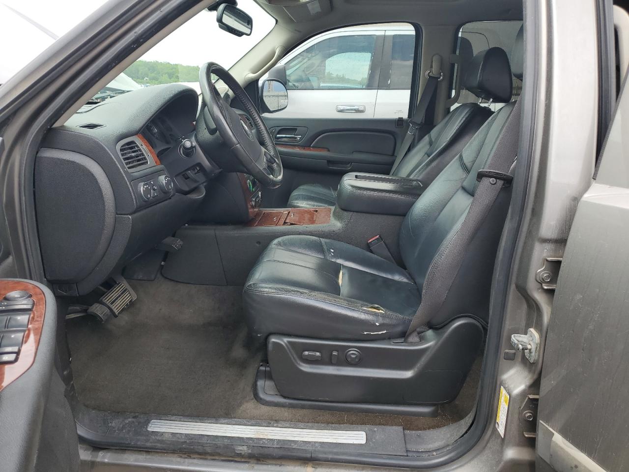 2008 Chevrolet Suburban K1500 Ls VIN: 3GNFK16338G184215 Lot: 61444685