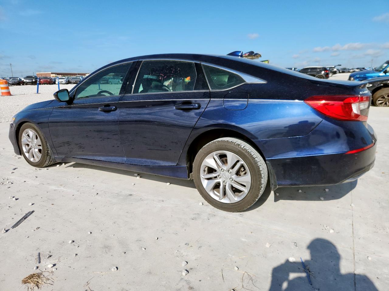HONDA ACCORD 2018 VIN 1HGCV1F13JA147141 фото 2