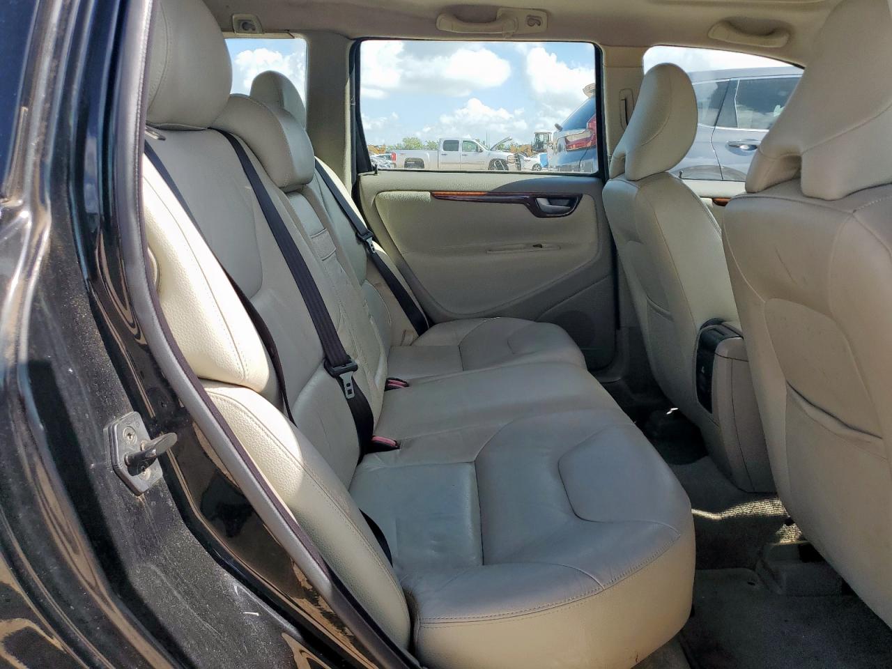 2005 Volvo V70 Fwd VIN: YV1SW592852490931 Lot: 62220595