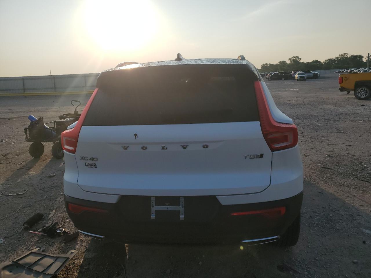 2020 Volvo Xc40 T5 R-Design VIN: YV4162UMXL2347515 Lot: 59287855