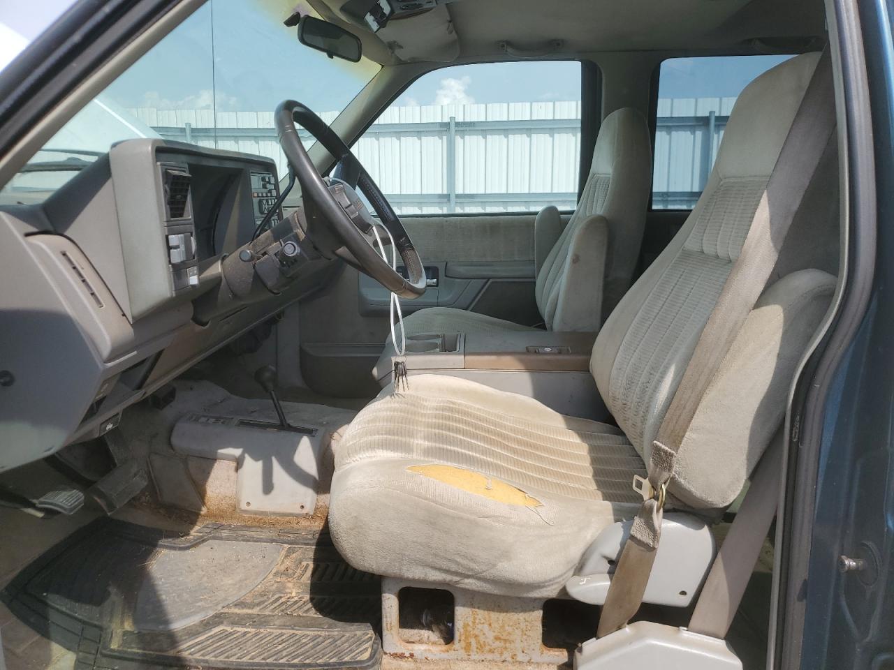 1994 Chevrolet Suburban K1500 VIN: 1GNFK16KXRJ339804 Lot: 61027835