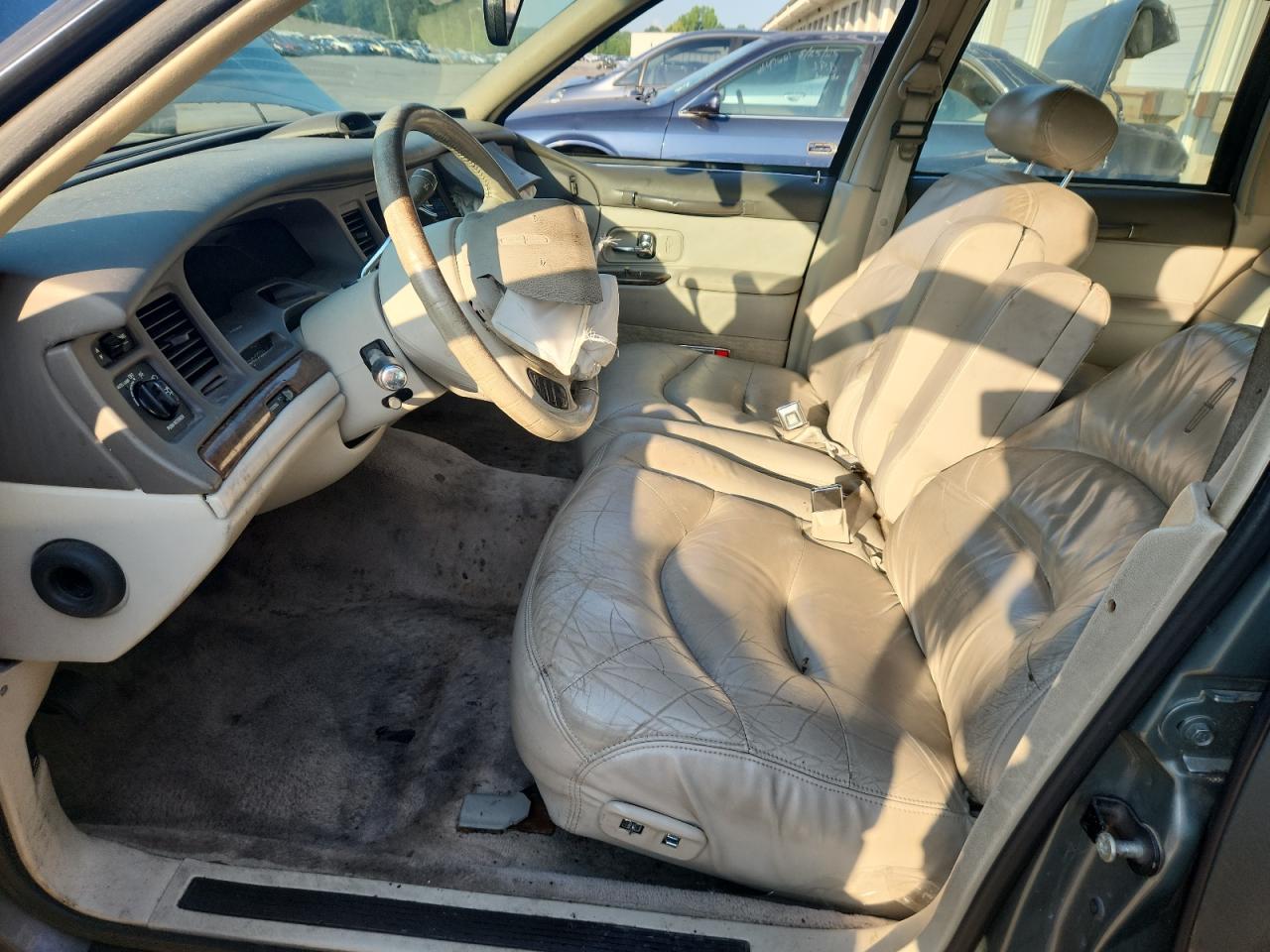 1997 Lincoln Town Car Signature VIN: 1LNLM82W9VY654095 Lot: 61899815
