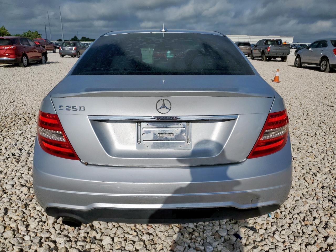 MERCEDES-BENZ C-CLASS 2012 VIN WDDGF4HB5CR235008 фото 6