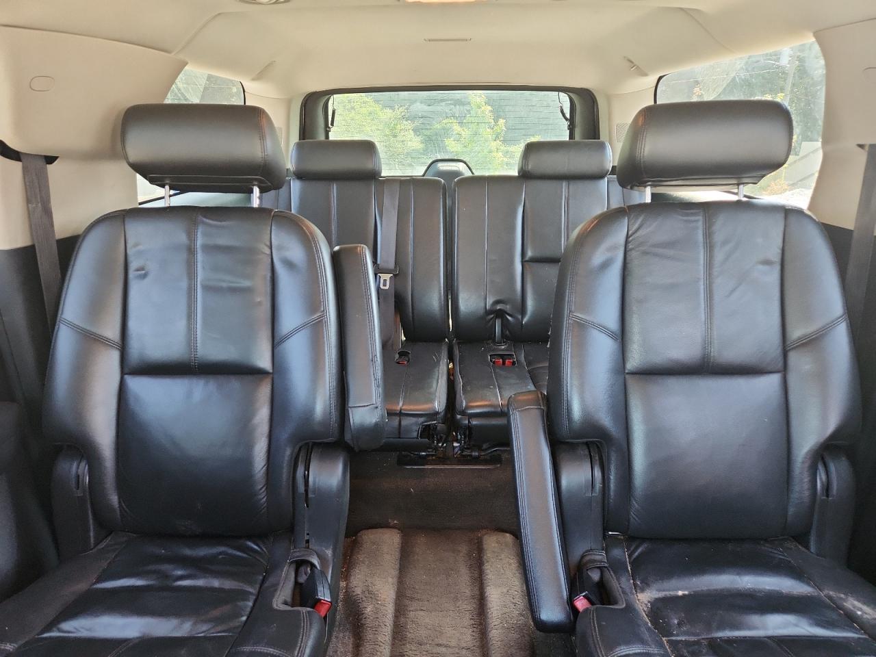 2010 Chevrolet Suburban K1500 Lt VIN: 1GNUKJE36AR135296 Lot: 60987135