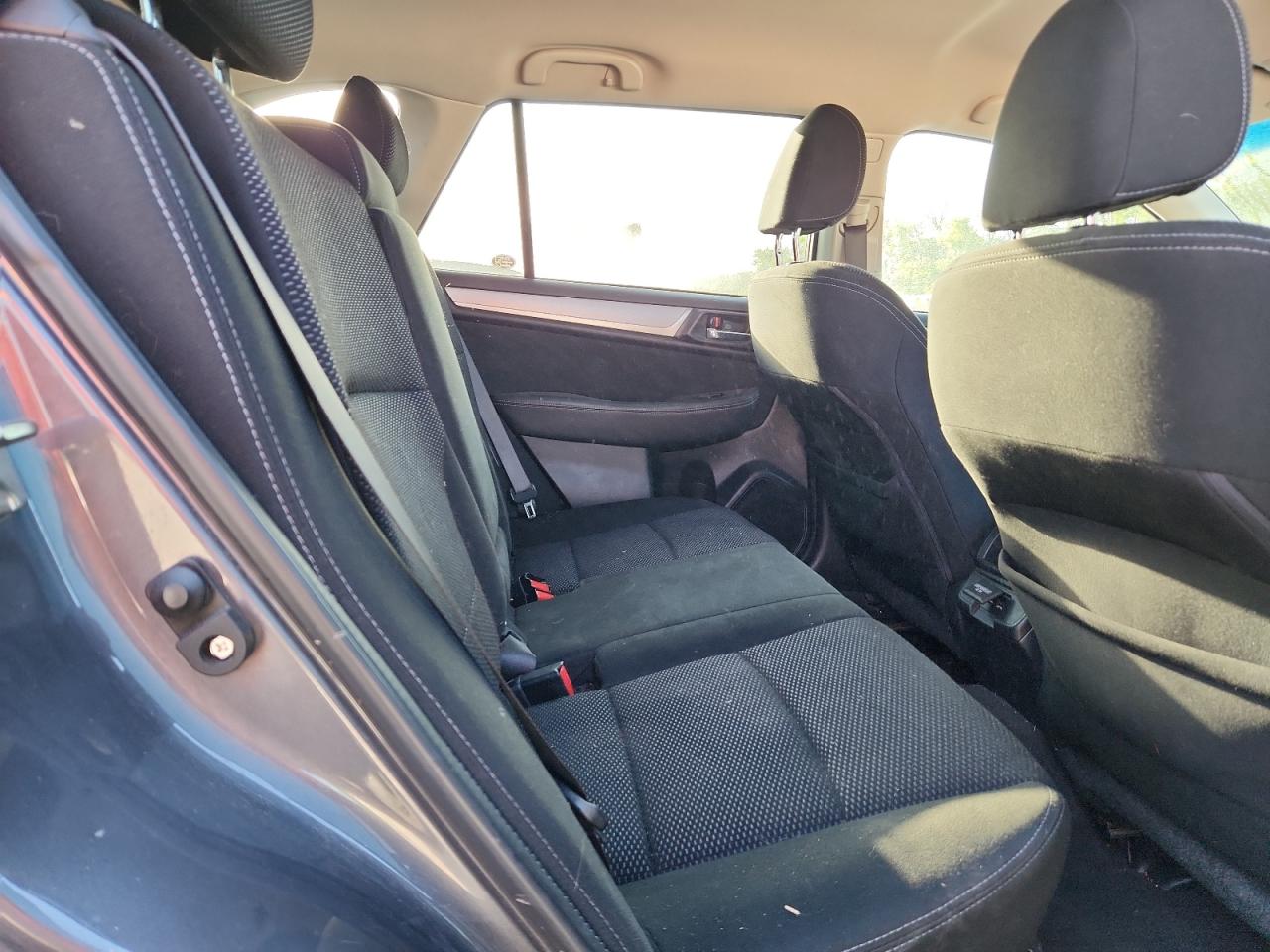 2018 Subaru Outback 2.5I Premium VIN: 4S4BSACC7J3333693 Lot: 62007495