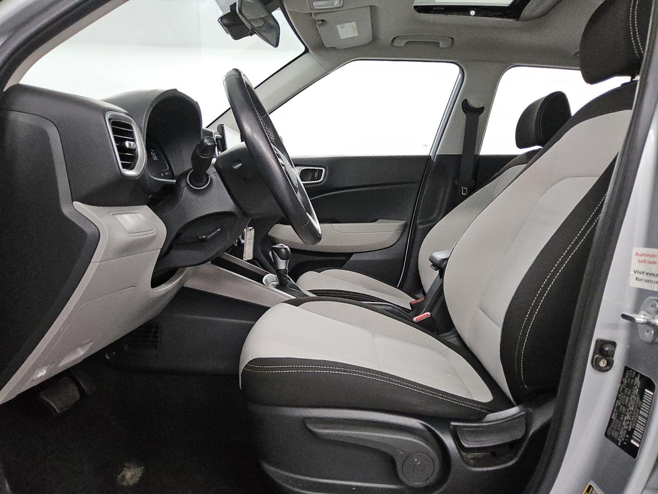 2023 Hyundai Venue Sel VIN: KMHRC8A30PU220887 Lot: 62920485