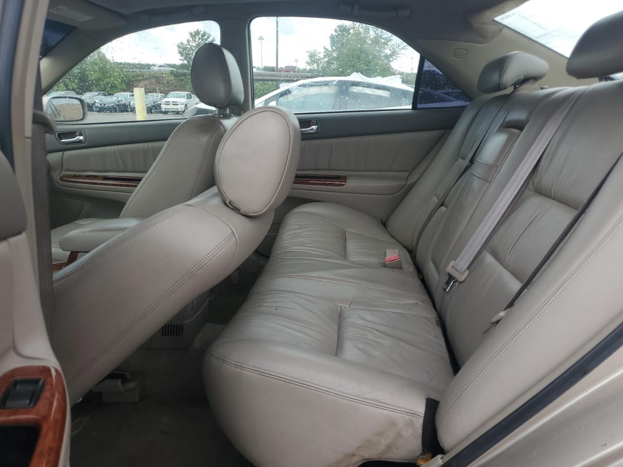 2002 Toyota Camry Le VIN: JTDBF30K920002939 Lot: 60267535