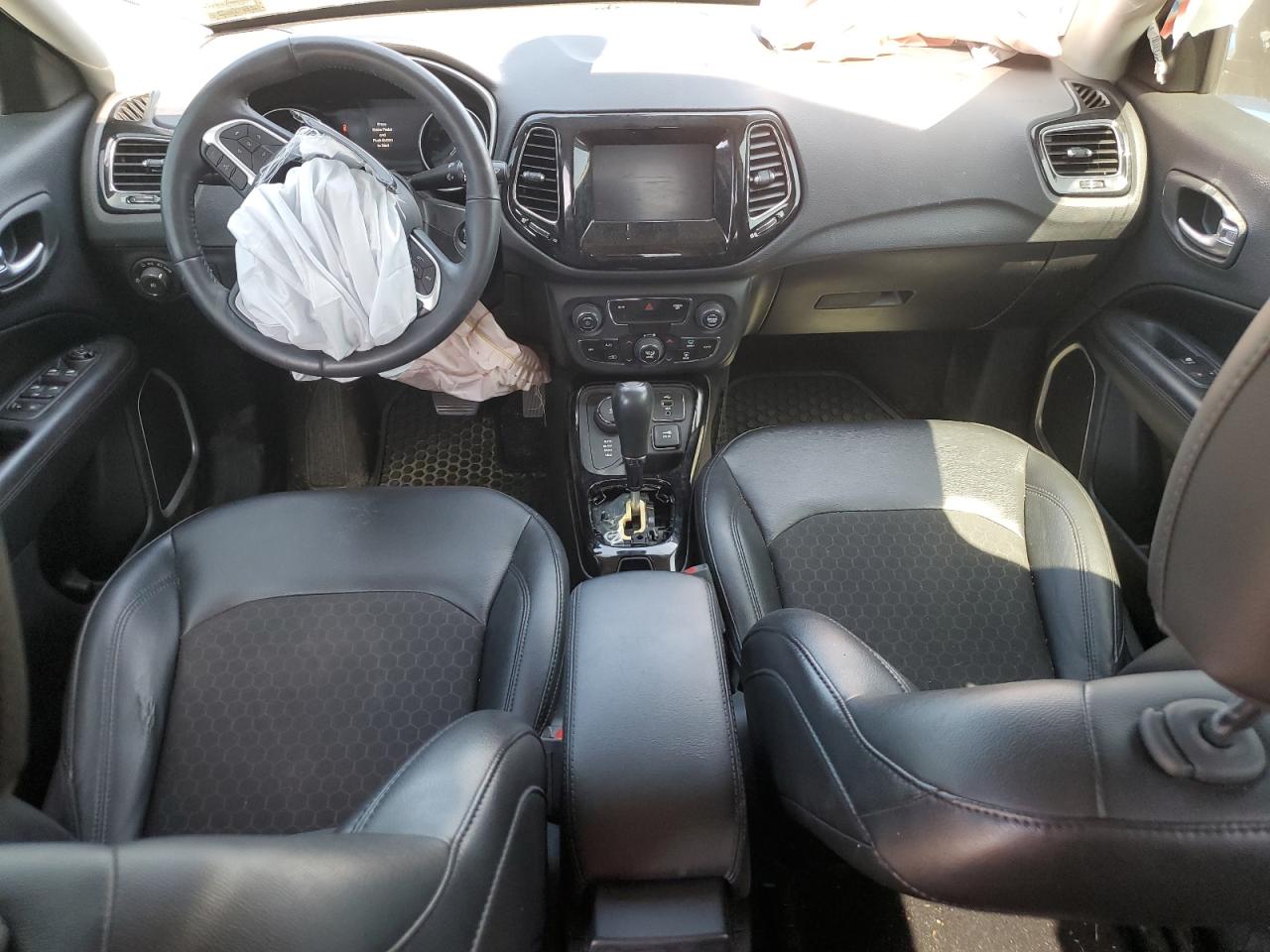 2019 Jeep Compass Latitude VIN: 3C4NJDBB7KT593015 Lot: 62822725