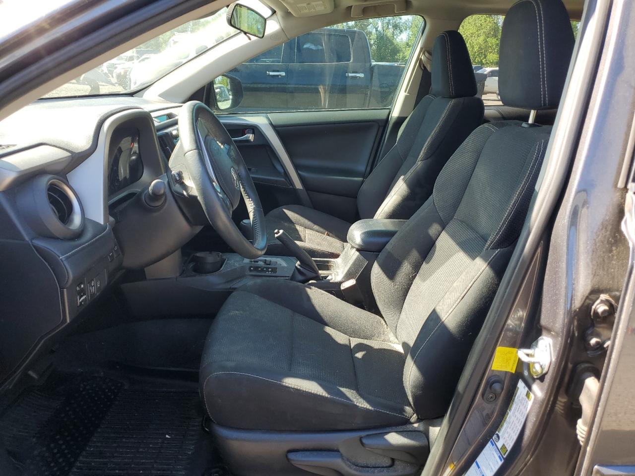 2017 Toyota Rav4 Xle VIN: 2T3RFREV0HW615119 Lot: 63034275