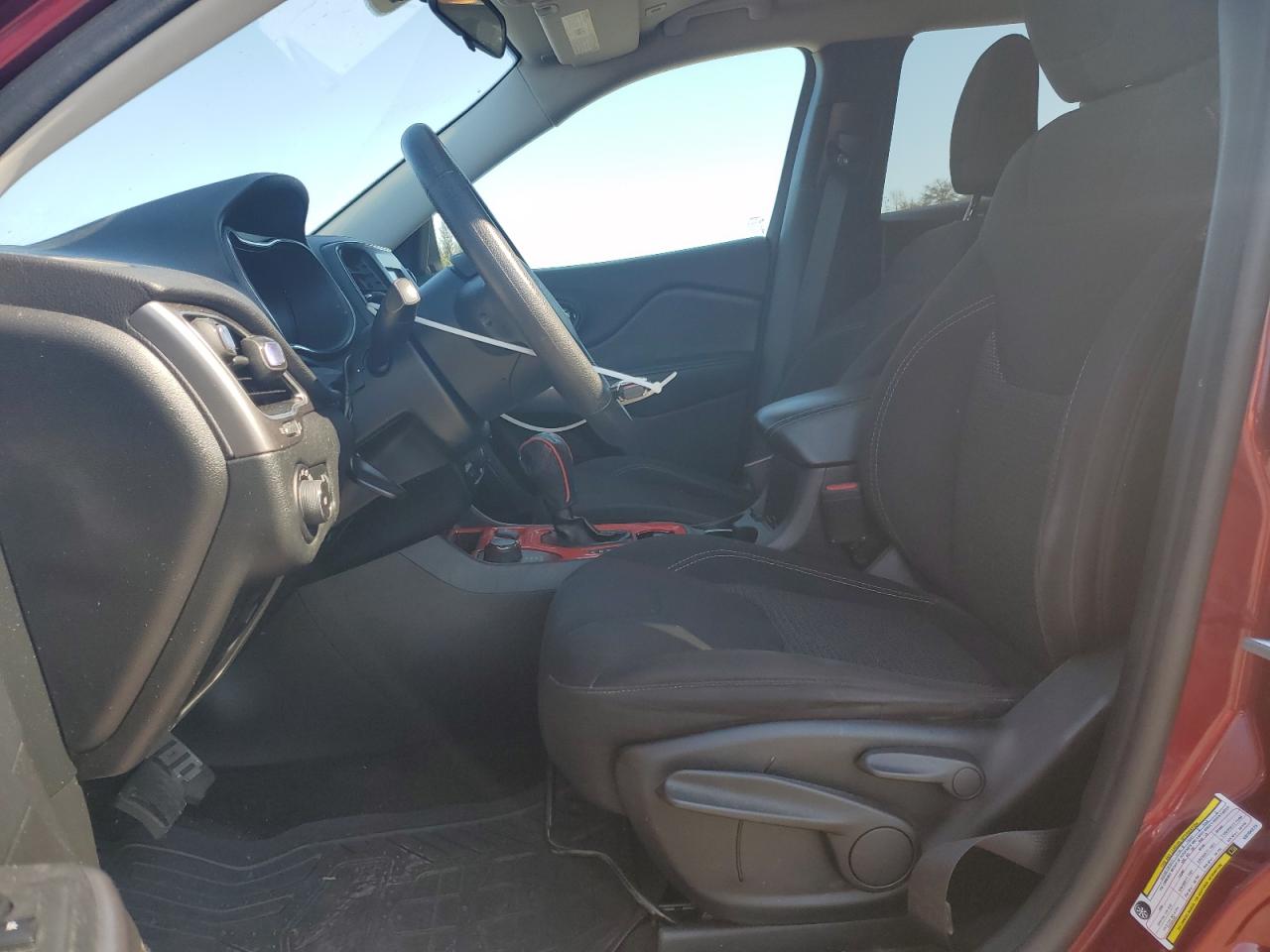 2019 Jeep Cherokee Latitude VIN: 1C4PJMCB0KD104273 Lot: 59298175