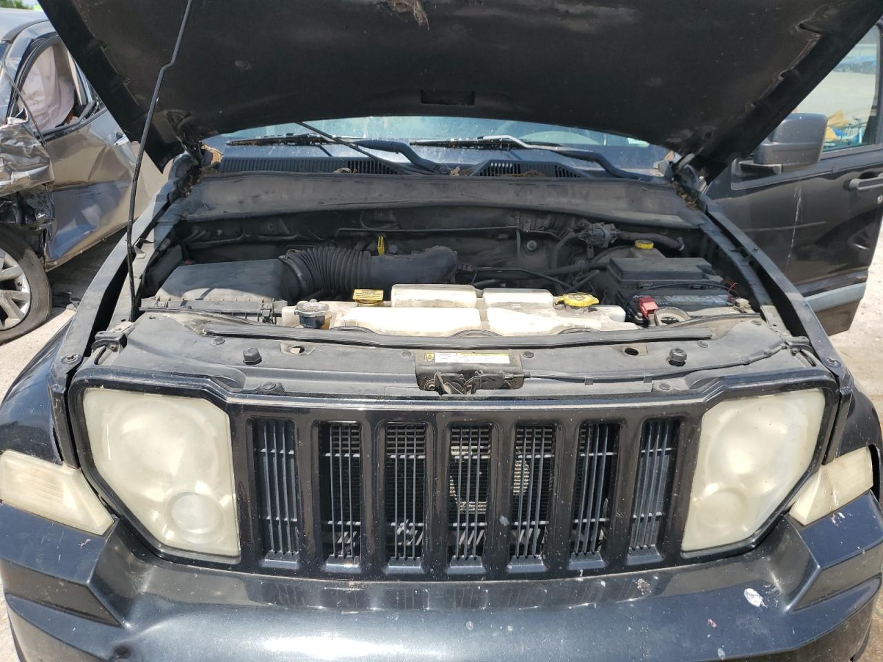 2008 Jeep Liberty Sport VIN: 1J8GN28K28W194713 Lot: 62672375