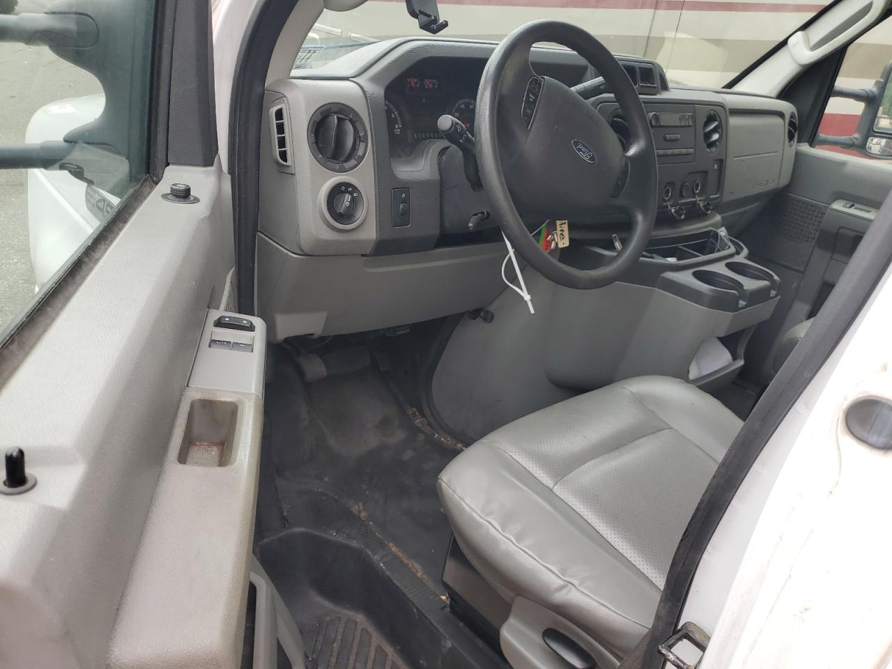 2018 Ford Econoline E450 Super Duty Cutaway Van VIN: 1FDXE4FS3JDC08170 Lot: 54895685