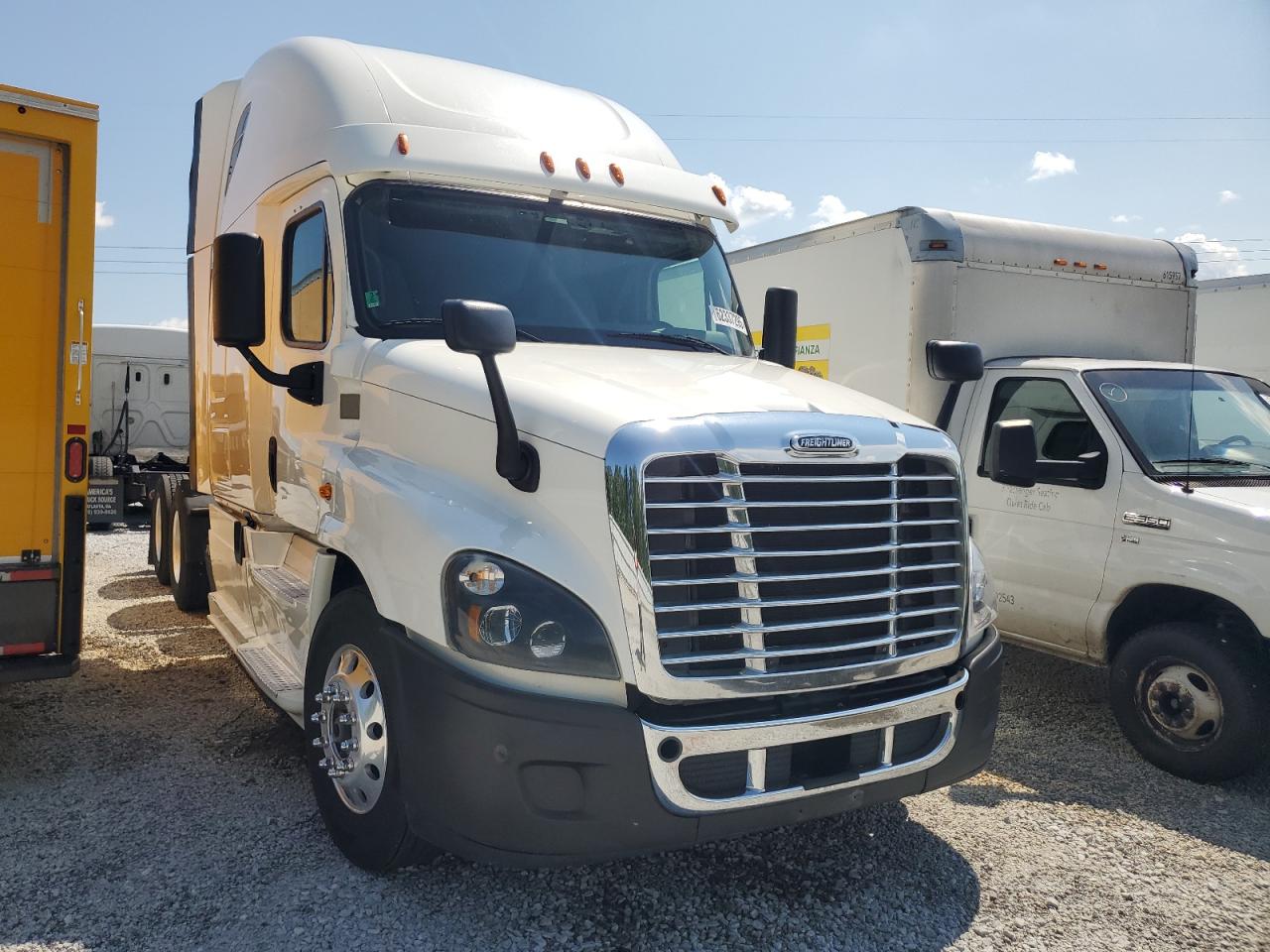 FREIGHTLINER ALL OTHER 2015 VIN 1FUJGLD50FLGL3544