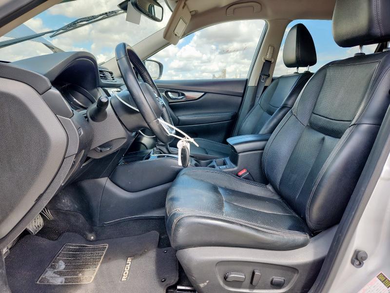  NISSAN ROGUE 2018 Srebrny
