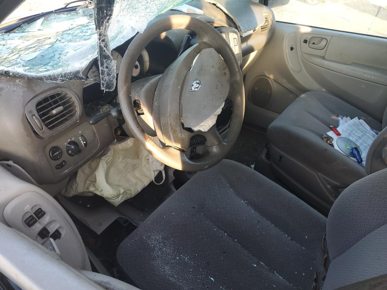 2005 Dodge Caravan Sxt VIN: 1D4GP45R15B359896 Lot: 61037375