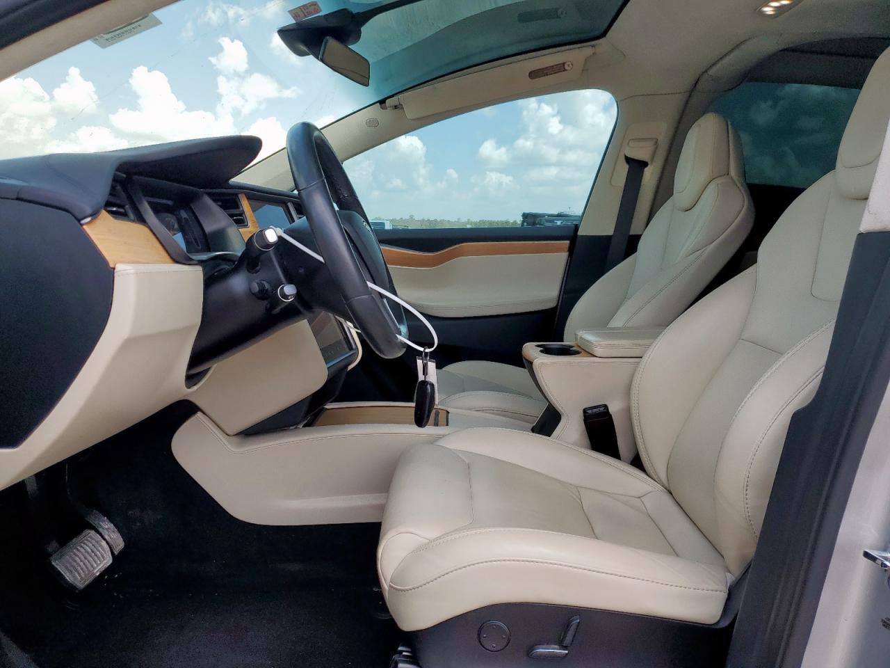 2018 Tesla Model X VIN: 5YJXCBE21JF113146 Lot: 61098625