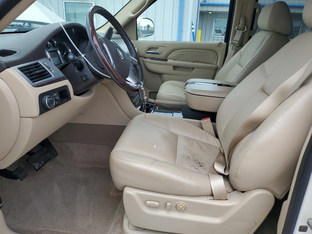 2010 Cadillac Escalade Premium VIN: 1GYUKCEF4AR235776 Lot: 61264935