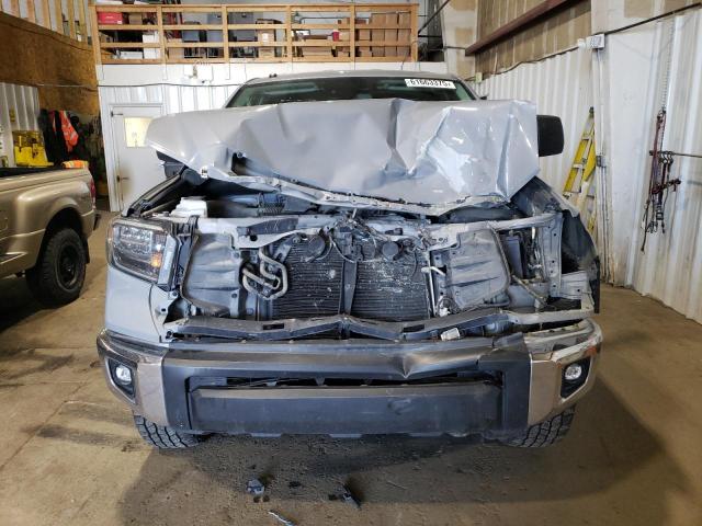  TOYOTA TUNDRA 2018 Srebrny