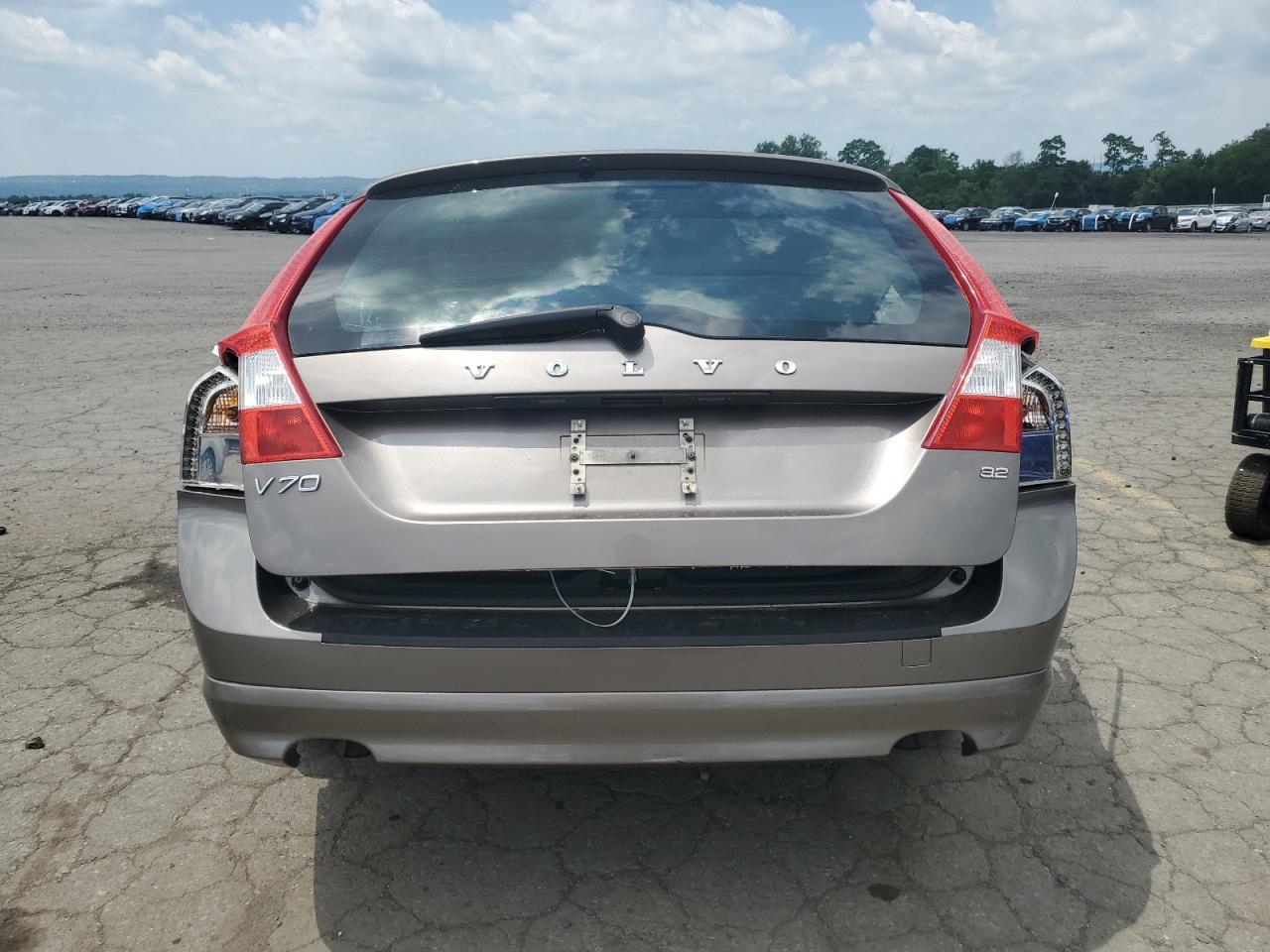 2008 Volvo V70 3.2 VIN: YV1BW982381042258 Lot: 62222905