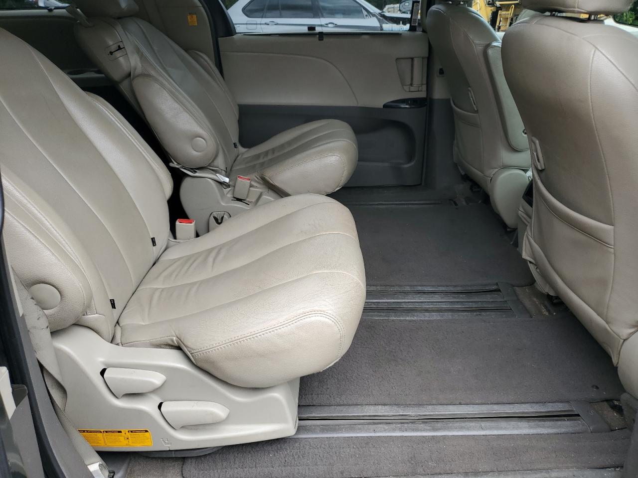 TOYOTA All Models 2011 VIN 5TDKK3DCXBS126391 фото 11