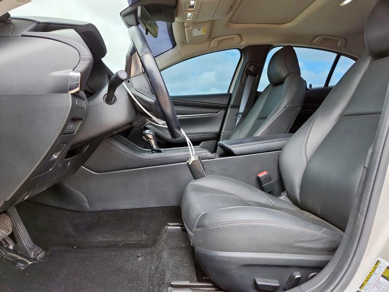  MAZDA 3 2023 Серебристый