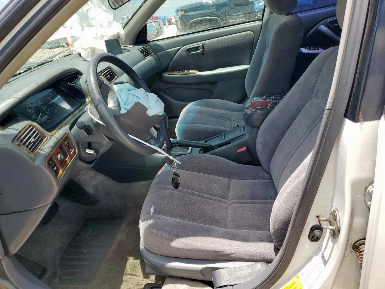 1999 Toyota Camry Ce VIN: 4T1BG28K7XU864435 Lot: 62739325