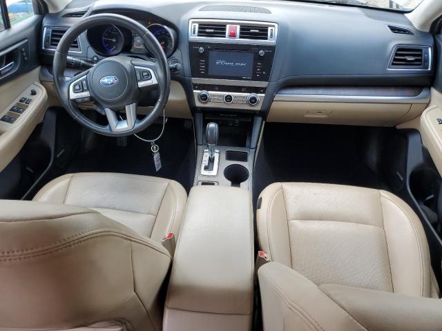  SUBARU OUTBACK 2017 Srebrny