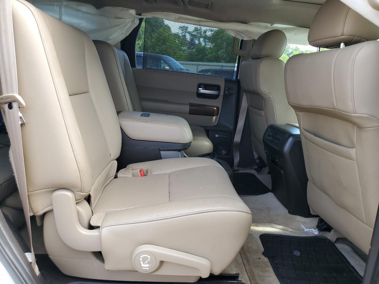 2011 Toyota Sequoia Platinum VIN: 5TDYY5G11BS033323 Lot: 60471735