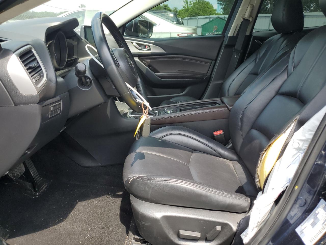 2018 Mazda 3 Touring VIN: 3MZBN1V35JM237159 Lot: 63128245