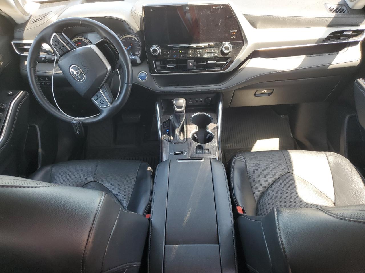 2022 Toyota Highlander Hybrid Platinum VIN: 5TDEBRCH8NS082408 Lot: 61237515