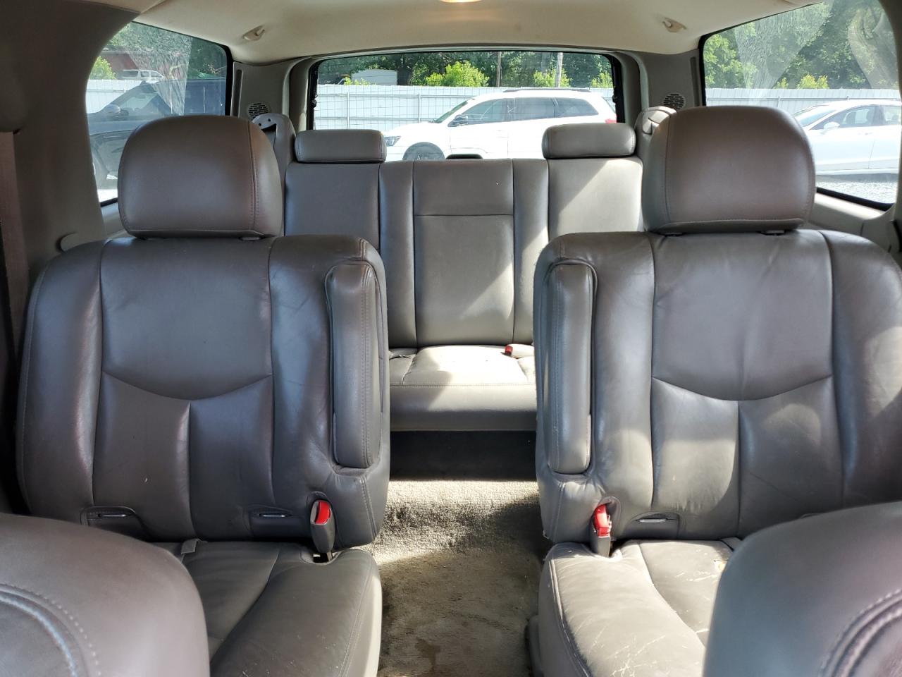 2004 Chevrolet Suburban C1500 VIN: 1GNEC16Z34J242670 Lot: 60987725