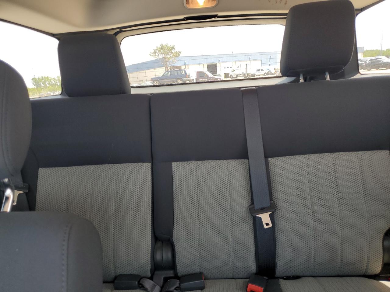 2010 Dodge Nitro - Image 10