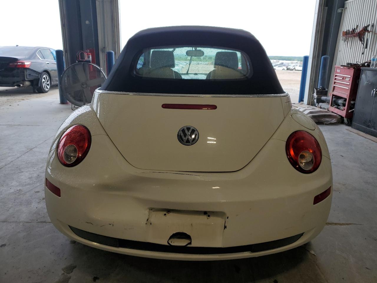 2007 Volkswagen New Beetle Triple White VIN: 3VWFF31Y47M417334 Lot: 61619265