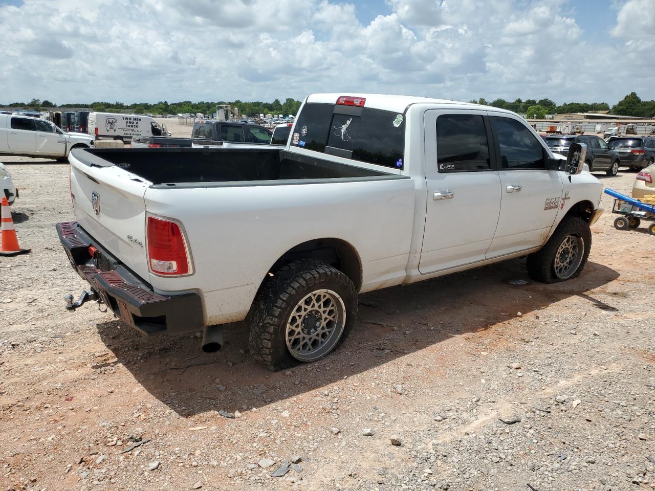 RAM 2500 2018 VIN 3C6UR5FL0JG290010 photo 3