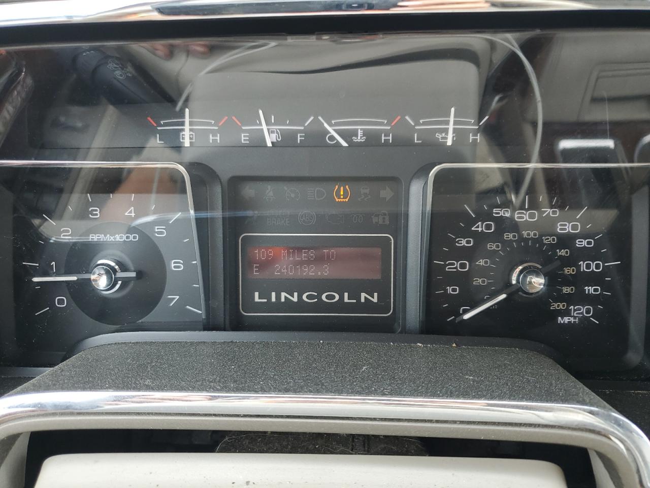 2011 Lincoln Navigator L VIN: 5LMJJ3J50BEJ08548 Lot: 61349845