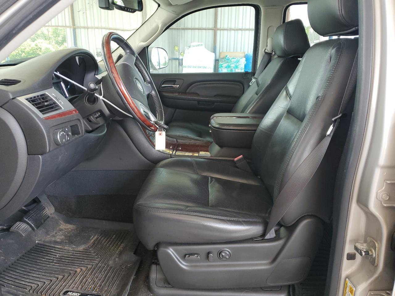 2007 Cadillac Escalade Luxury VIN: 1GYFK63817R293447 Lot: 62164555