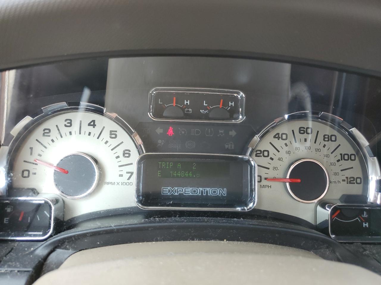 2010 Ford Expedition Eddie Bauer VIN: 1FMJU1H57AEA81884 Lot: 62174665