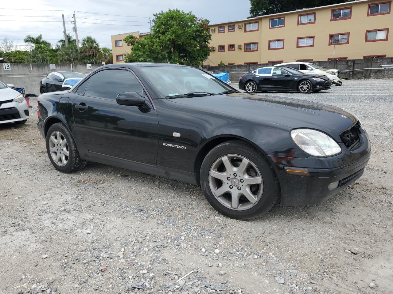 MERCEDES-BENZ SLK-CLASS 2000 VIN WDBKK47F0YF149827 фото 4