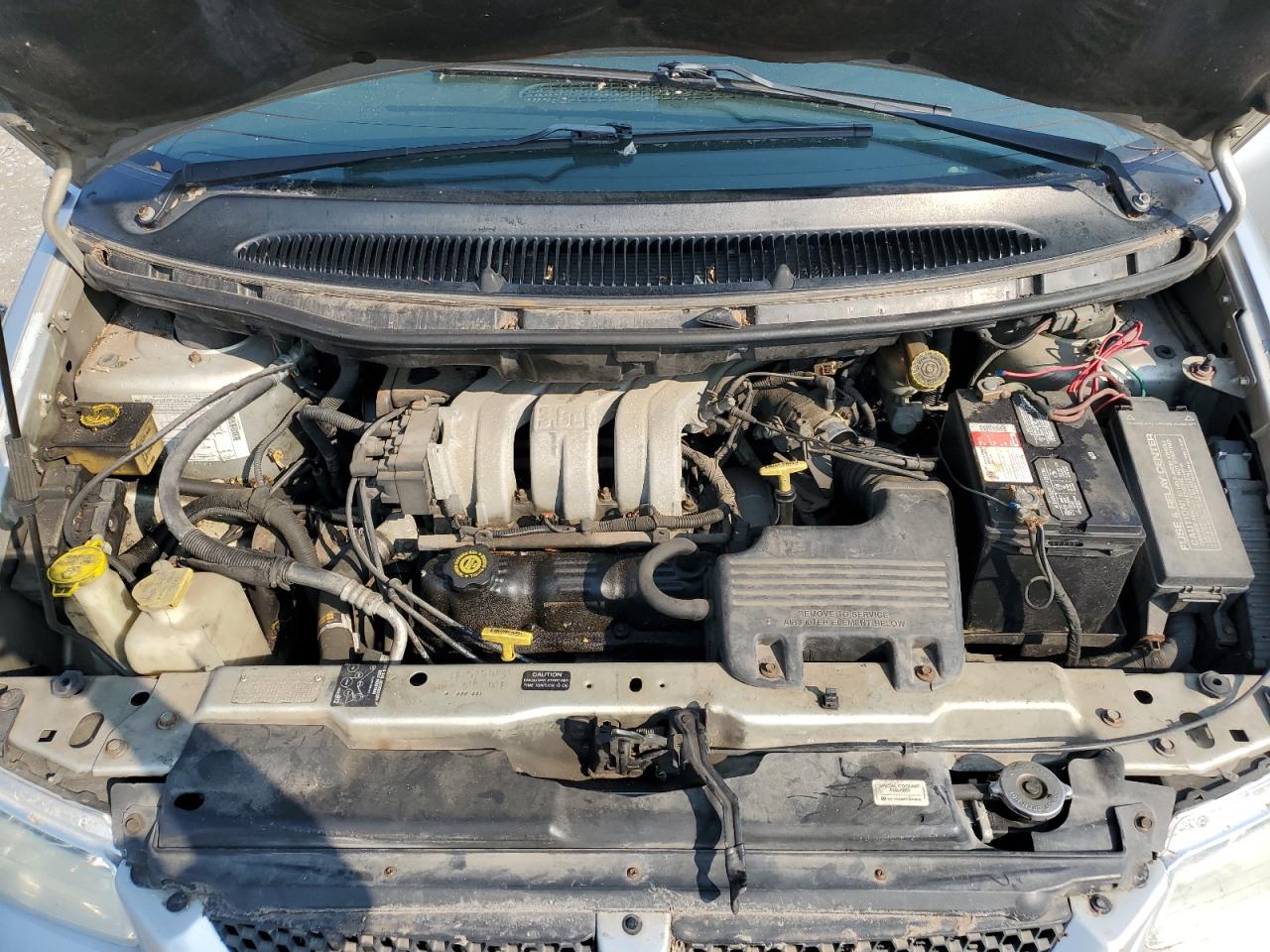 2000 Dodge Grand Caravan Es VIN: 1B4GP74L3YB684949 Lot: 97647555