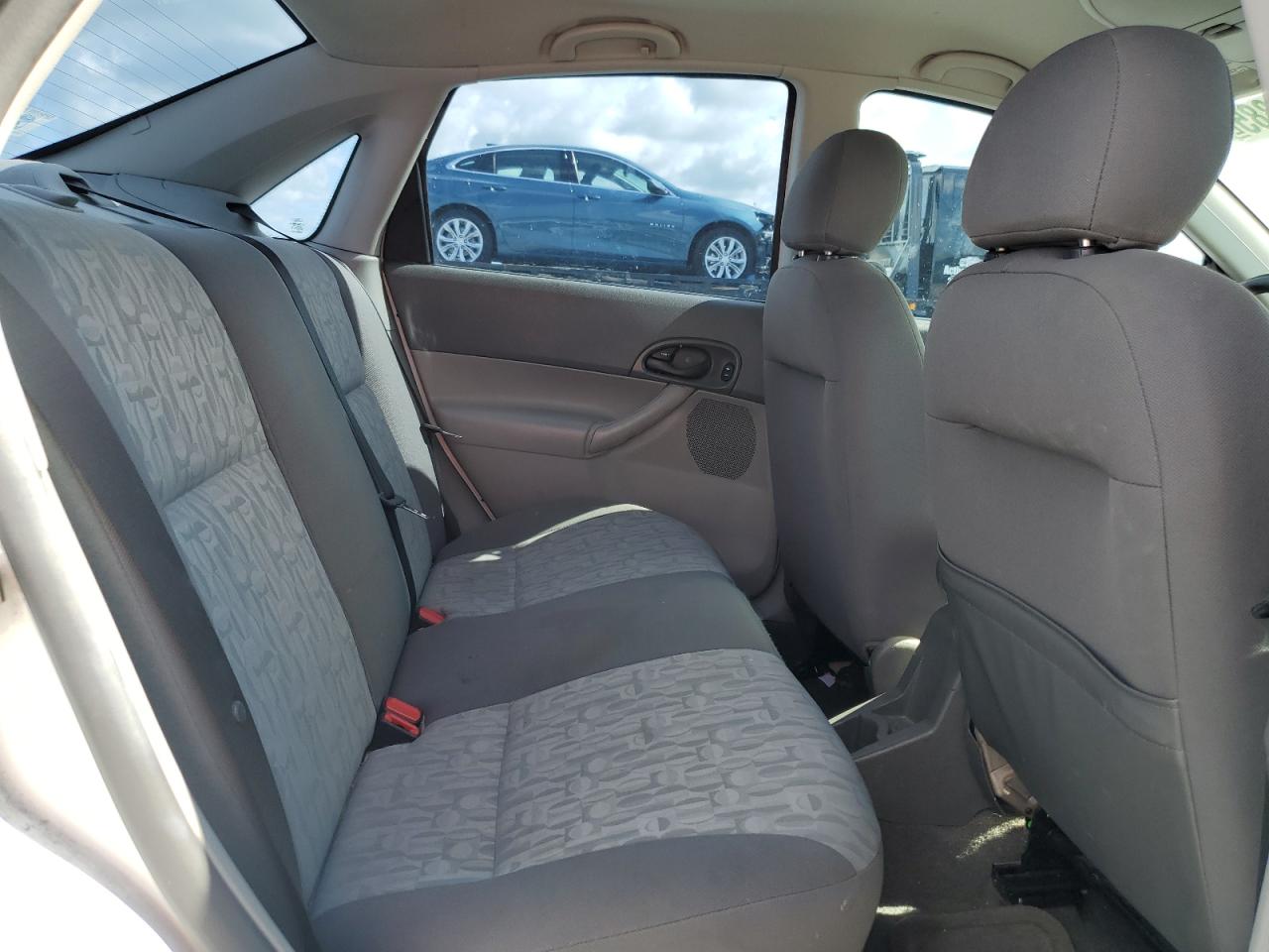 FORD FOCUS 2005 VIN 1FAFP34N05W184105 zdjęcie 10